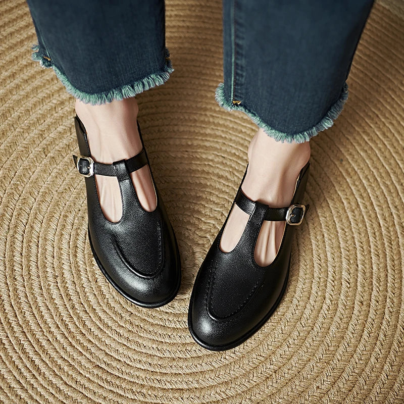 Selvana Low Heeled Pumps