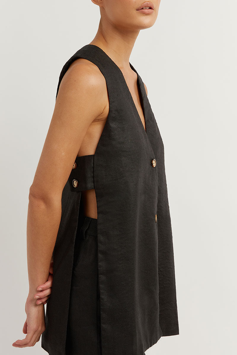 Fiona - Sleeveless Buttoned Set